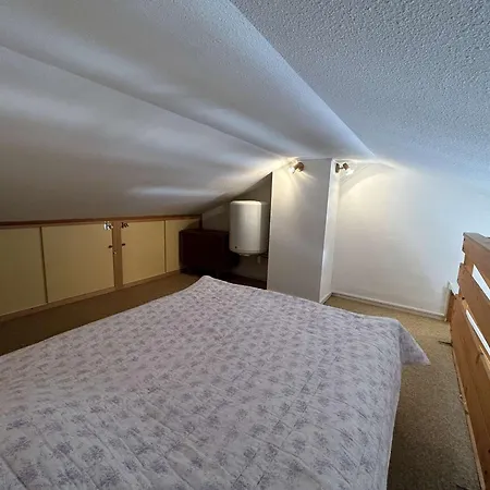 2 Pieces Avec Mezzanine, 4 Couchages, Balcon, Parking, A 100m De La Mer, - Fr-1-224c-295 *