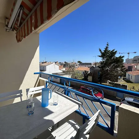 2 Pieces Avec Mezzanine, 4 Couchages, Balcon, Parking, A 100m De La Mer, - Fr-1-224c-295