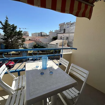 2 Pieces Avec Mezzanine, 4 Couchages, Balcon, Parking, A 100m De La Mer, - Fr-1-224c-295 * Saint-Jean-de-Monts